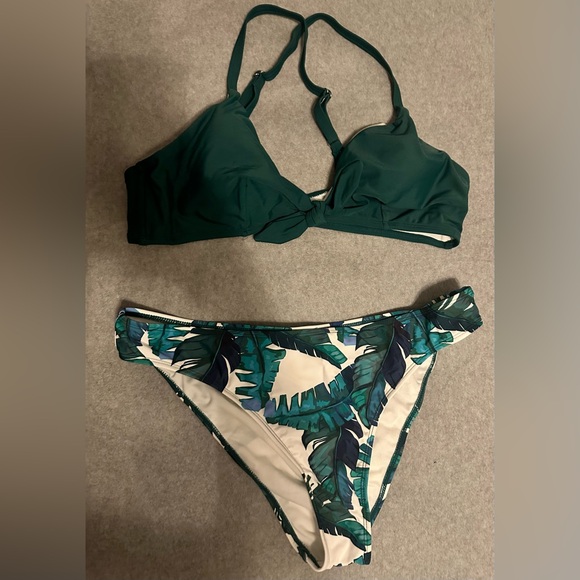 Cupshe Other - NWT CUPSHE Two Piece Bikini Set Floral Print Knot Bunny Tie dark green size XL